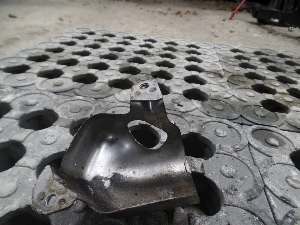 2010 HYUNDAI SANTA FE 2.2 DIESEL AUTOMATIC. HEAT SHIELD MANIFOLD. - Image 3 of 3