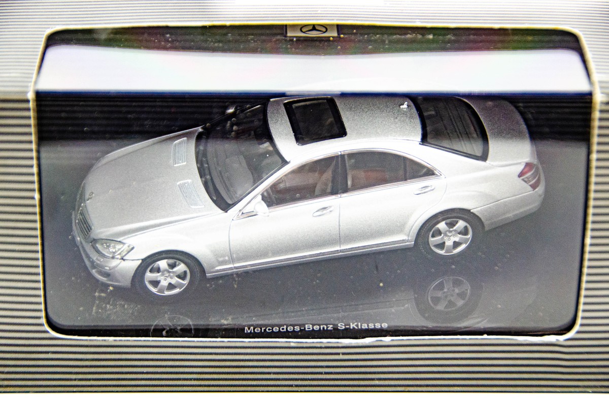 Autoart 1/43 Mercedes-Benz S-Klasse S-Class Dealer Promo
