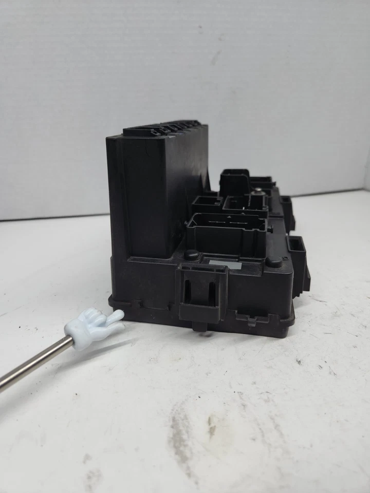 2010-2012 Jeep Patriot Compass Dodge Caliber Fuse Box TIPM P04692333AB OEM *READ - Image 3 of 4