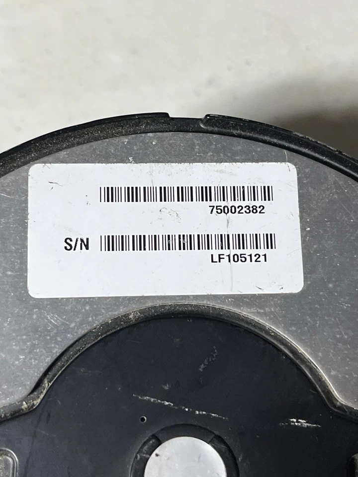 47GB Elite 47 GB Seagate ST446452W 68 pin 5.25" FH Internal SCSI HARD DISK DRIVE - Image 3 of 4