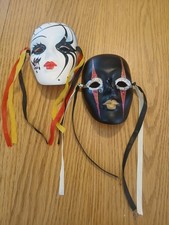 2 Vtg Mardi Gras Porcelain Ceramic Painted Face Masks 4" Collectible Wall Decor