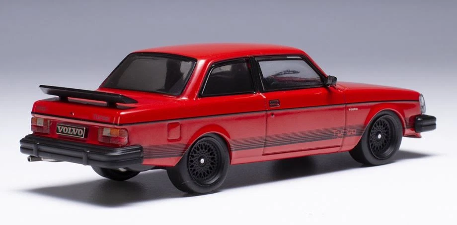 IXOMODELS - Voiture de 1980 couleur rouge – VOLVO 242 Custom - 1/43 - IXOCLC5... - Photo 2/2
