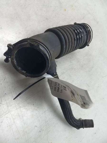 Toyota Corolla S 2010 tubo resonador filtro de aire de 1,8 L  Foto 3 de 4