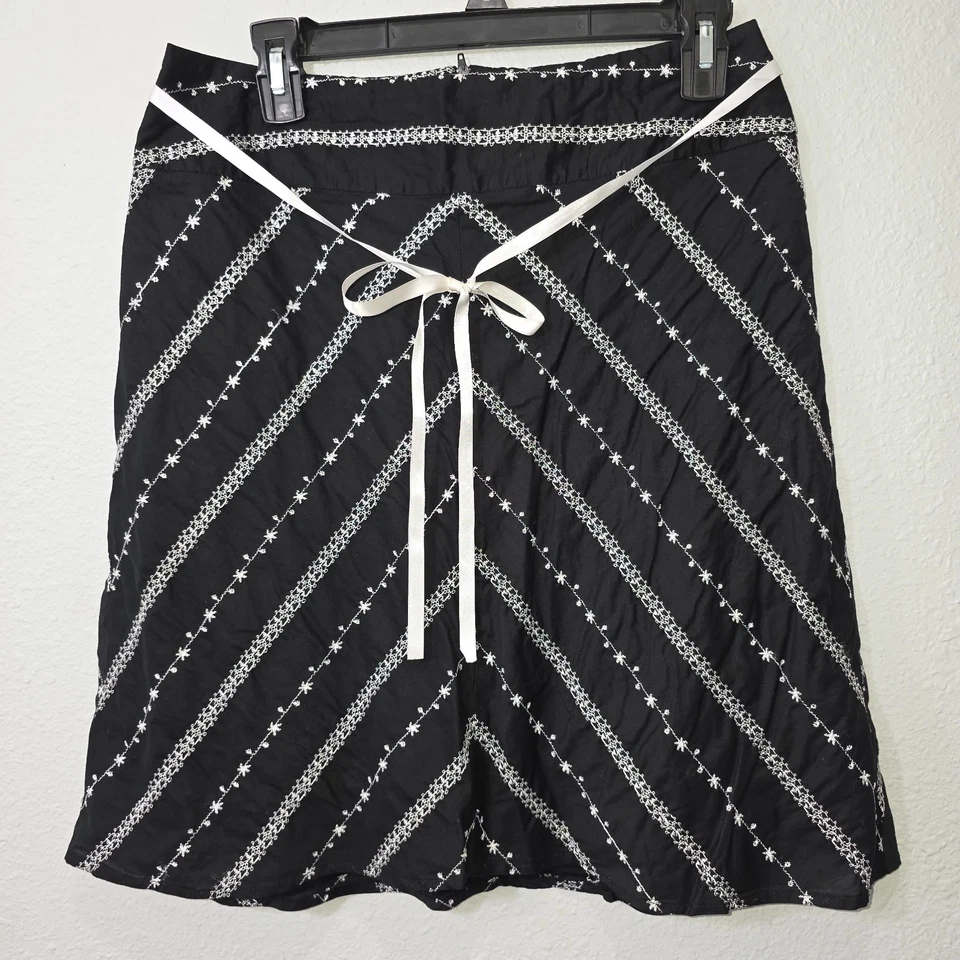 Falda My Michelle blanca y negra bordada Cottage línea A talla 7/8 juniors Foto 2 de 4
