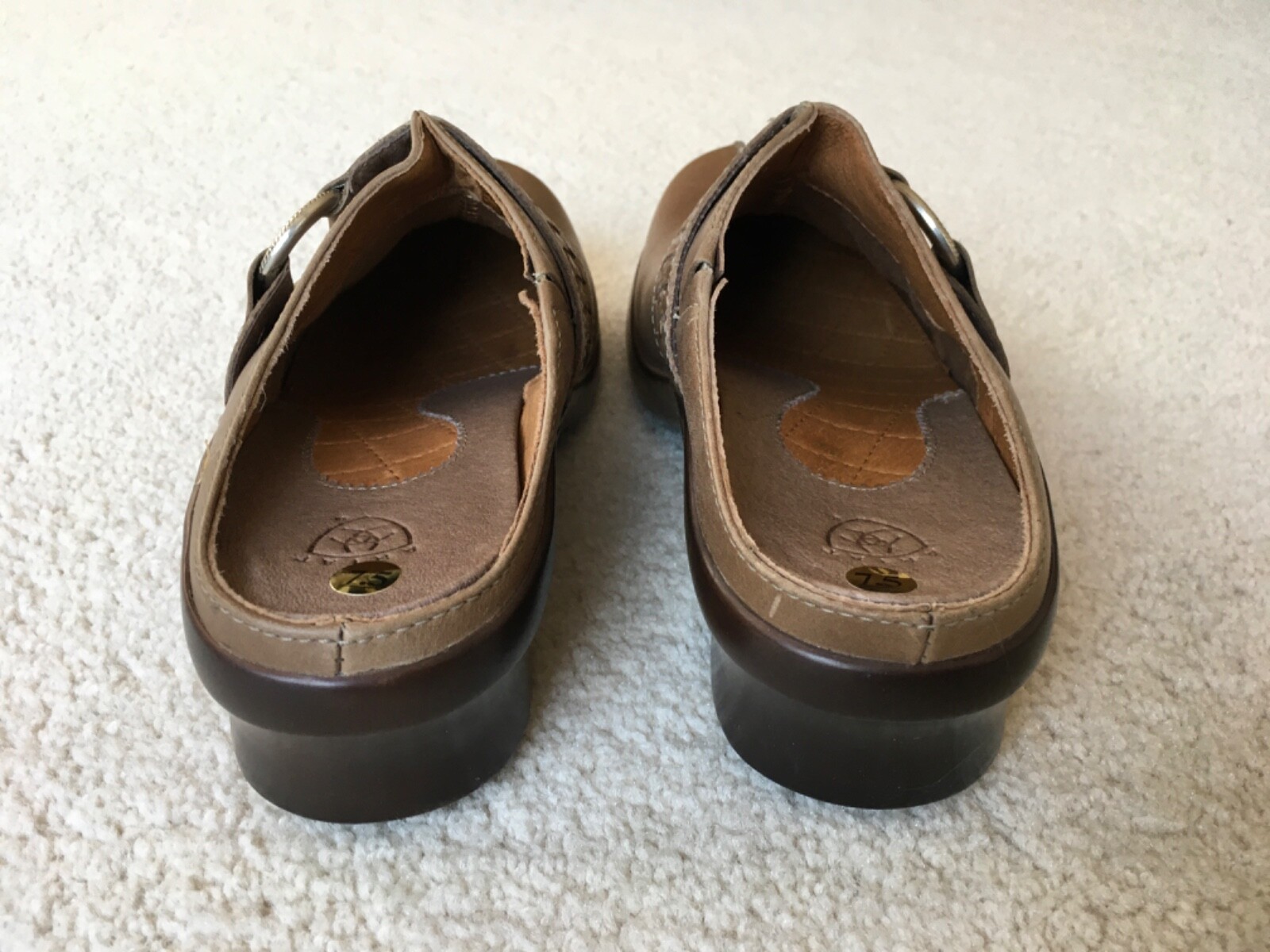WOMENS ARIAT SHASTA MULES IN WET SAND TAN  SIZE 7.5 B BRAND NEW IN BOX RARE! image 5