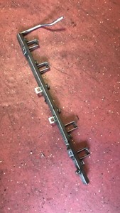 BMW 3ER E46 M54 EINSPRITZDÜSE LEITUNG RAIL ROHR 1437442
