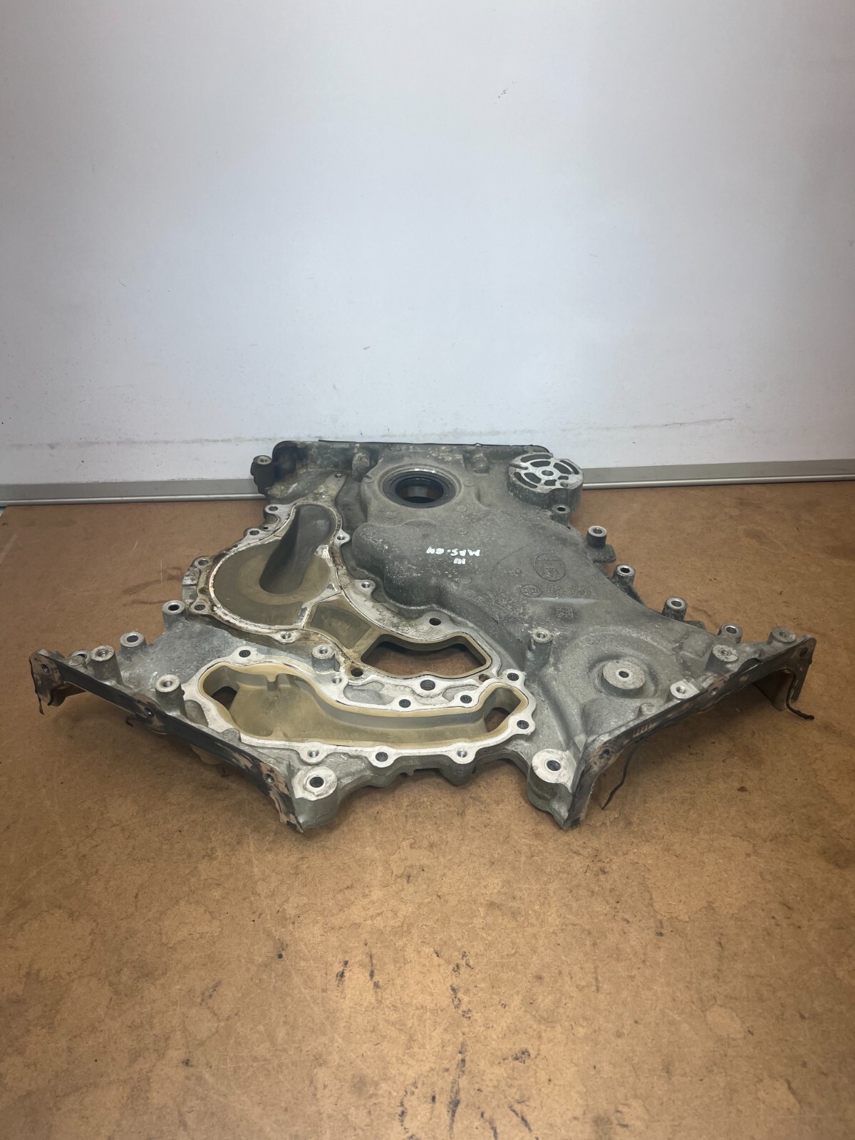 2014 - 2017 Maserati Ghibli 3.0L V6 Engine Motor Timing Chain Cover Plate OEM
