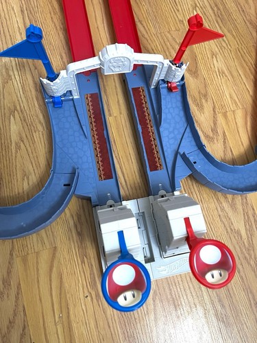 Hot Wheels Mario Kart Bowsers Castle Chaos Track Set Track Only - Picture 2 of 9