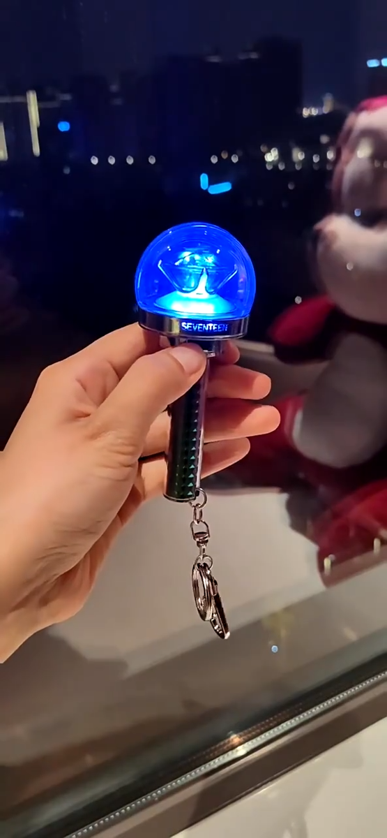 Seventeen ミニカラットキーホルダー SEVENTEEN SVT Carat Bong Mini Light Stick Keyring Color