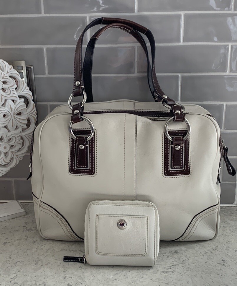 Authentic COACH Leather Cream Satchel Handbag with Matching Wallet M1082-Z17202-image
