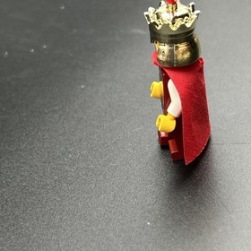 LEGO Castle Kingdoms Lion King gold armor minifigure 7946 King's Castle