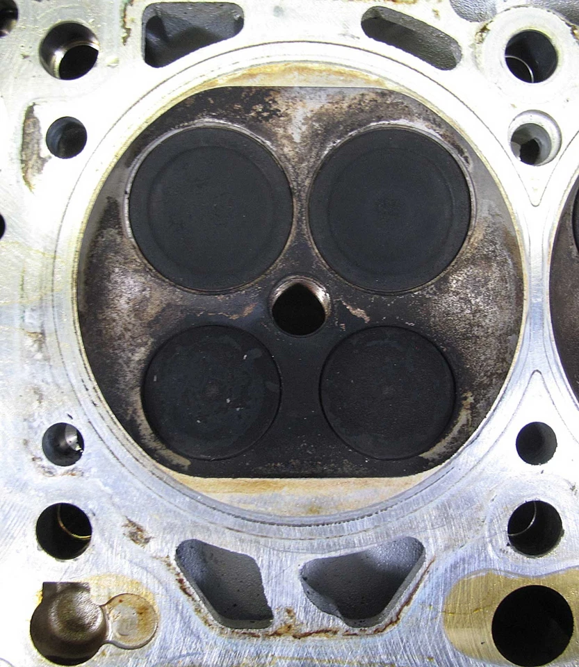 BMW E63 650i E60 550i N62TU 2006-2010 4,8 L V8 banco 1 culata desnudo usado OEM Foto 3 de 4