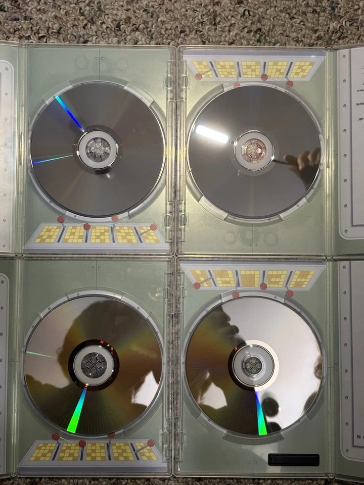 OPEN BOX Futurama Volume Two 4 Disk Set - SLEEVE INCLUDED - Image 4 of 4