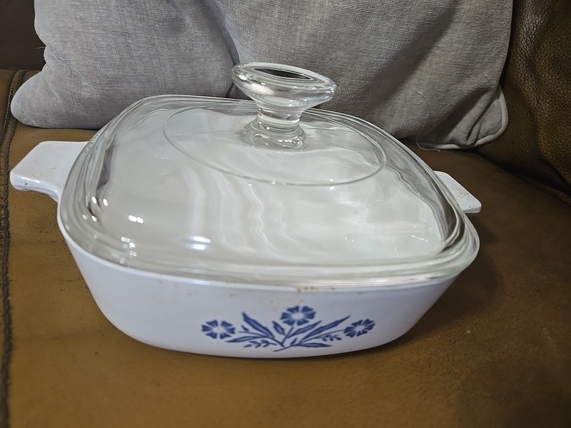 Vintage Corning Ware Blue Cornflower 1 Quart Casserole (P-1-B) Square with Lid