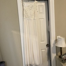 Gorgeous Wedding Or Brides Maid Dress From David’s Bridal. Very Flowy