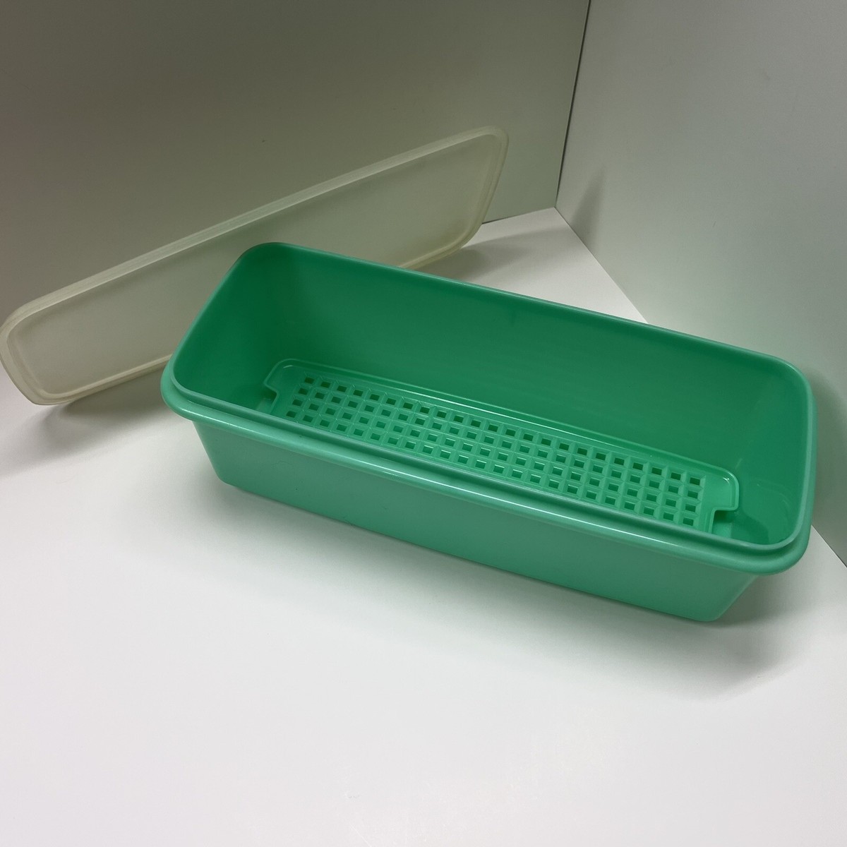 Vintage Tupperware Jadite Green Celery Vegetable Keeper Crisper W