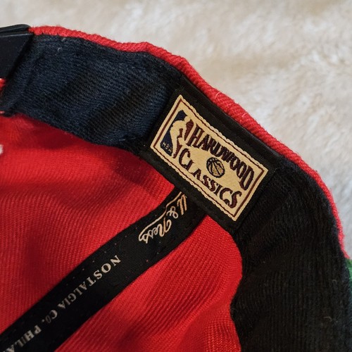 Mitchell and Ness Miami Heat Snapback Hat - Picture 8 of 11