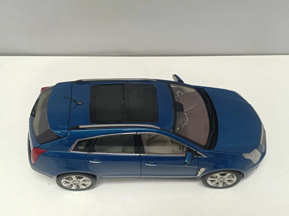 Cadillac SRX Crossover 2010 Blue - Kyosho 1:18 Master-Piece Collection Nuovo - Immagine 4 di 4