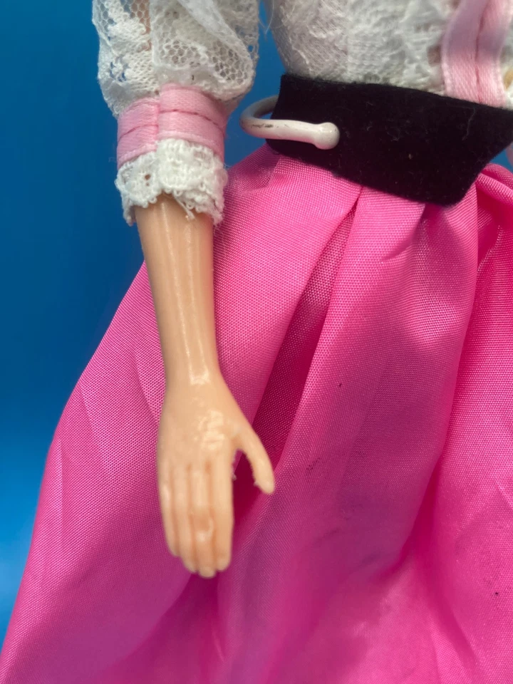 Vintage 1982 Angel Face Barbie dress & doll Mattel #5640 - Image 3 of 4