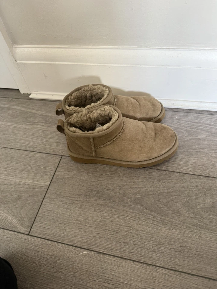UGG Women's Classic Ultra Mini Size 6 Australia Shaded Clover, photo 2 of 5