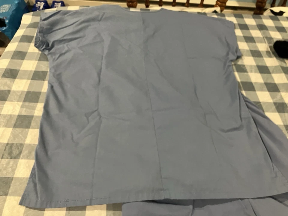 Retro Simply Basics size Medium Medical scrubs Stain In Leg See Photos - Image 4 of 4