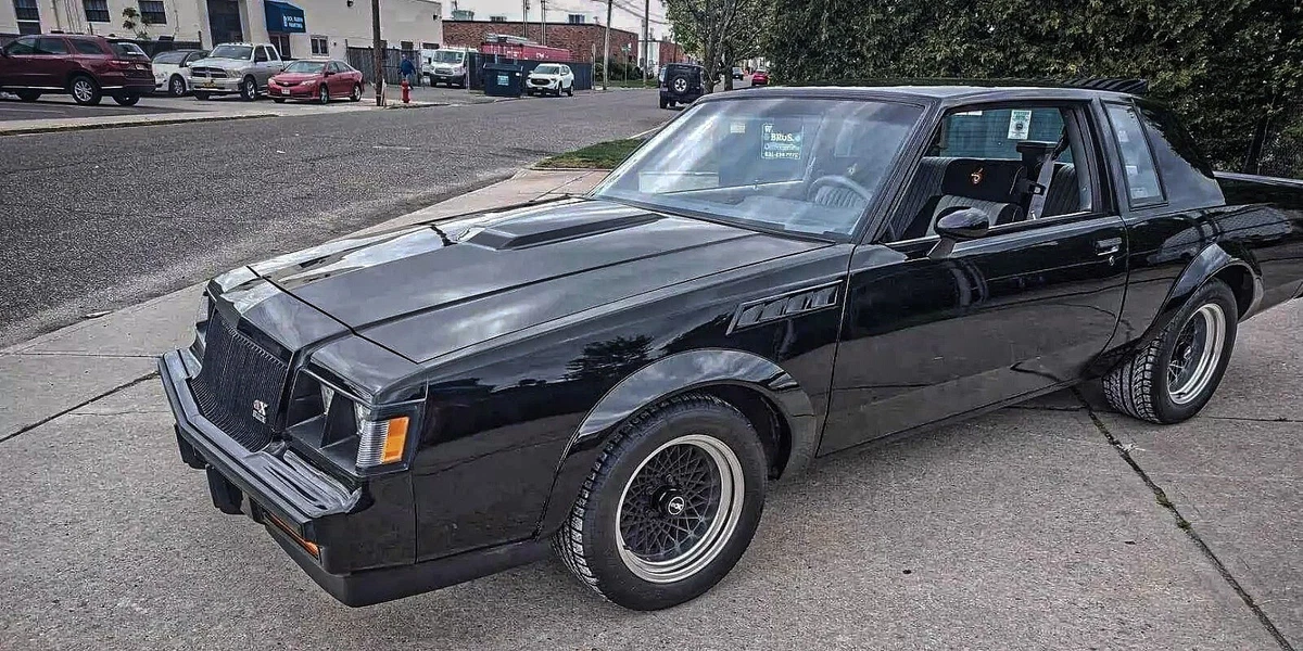 1987 Buick Grand National GNX - left front profile
