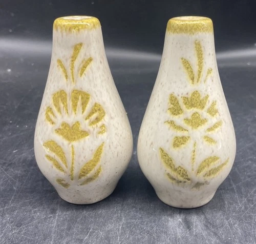 RED WING POTTERY Mid-Century Modern "DAMASK" Salt & Pepper Shakers