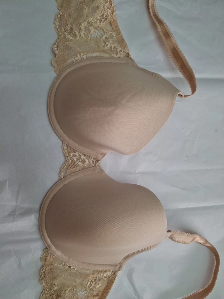 Sujetador Wacoal color tostado/desnudos US 36D con lados de encaje muy bonito ver fotos Foto 2 de 4