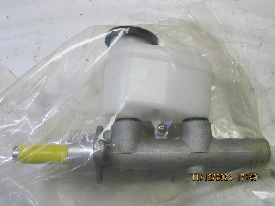 Brake Master Cylinder Beck/Arnley 072-9385 fits 00-06 Toyota Tundra - Image 3 of 4