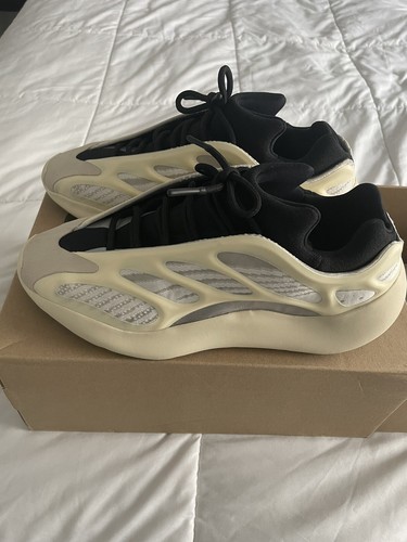 yeezy boost 700 mint