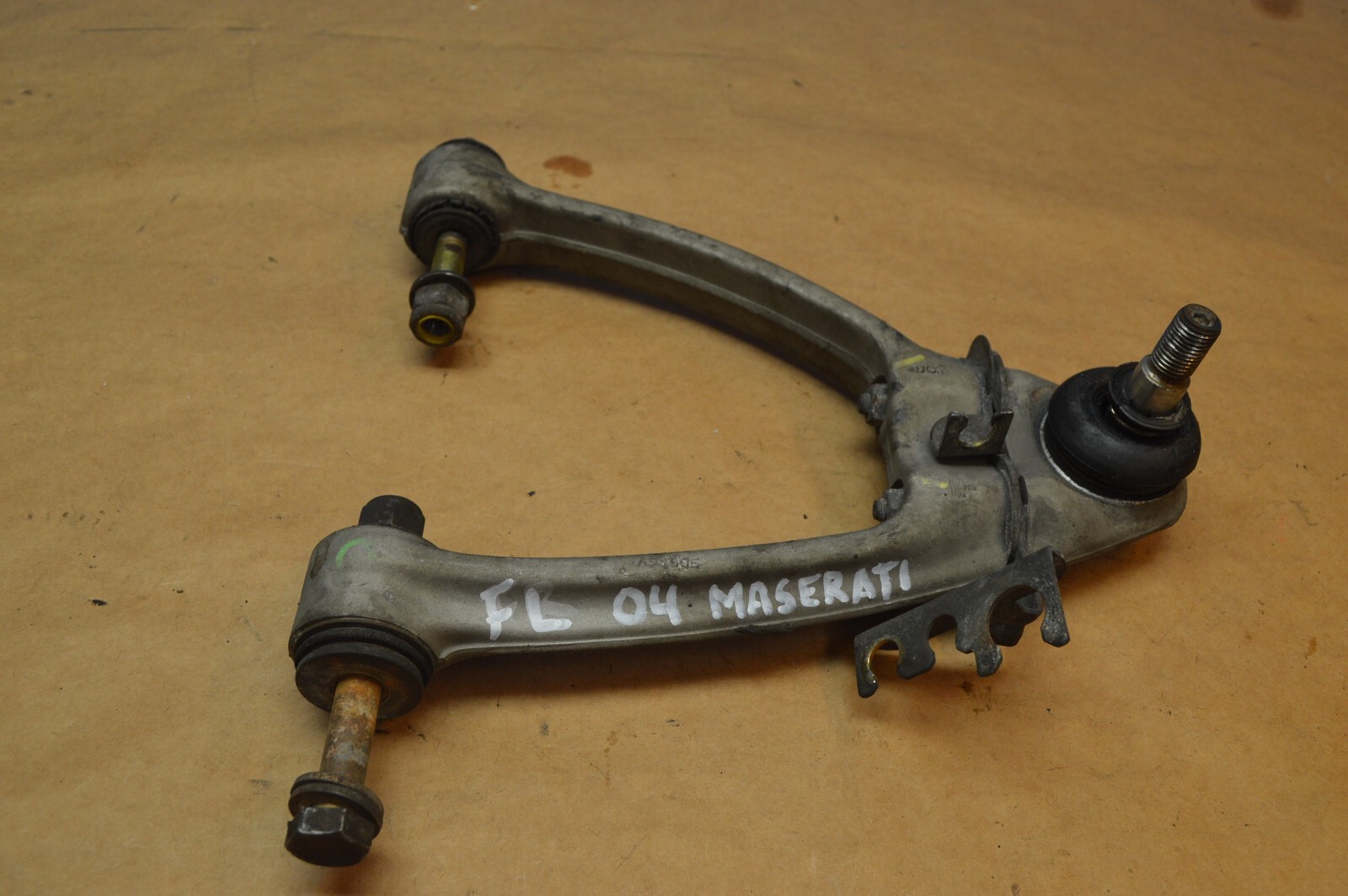 2004 M138 MASERATI GT COUPE  FRONT LEFT DRIVER SIDE UPPER CONTROL ARM ASSEMBLY