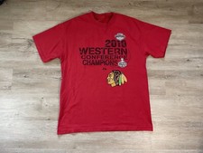 Men  s 2010 Chicago Blackhawks NHL Hockey champions Sz L Red Short Sleeve T-Shirt