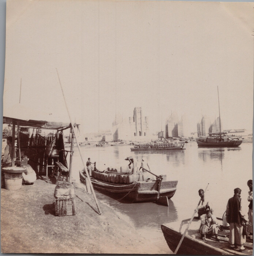 Tirage Vintage Original – Chine, Tientsin, Païlou Dans Une Cour De Pagode – Vers 1900