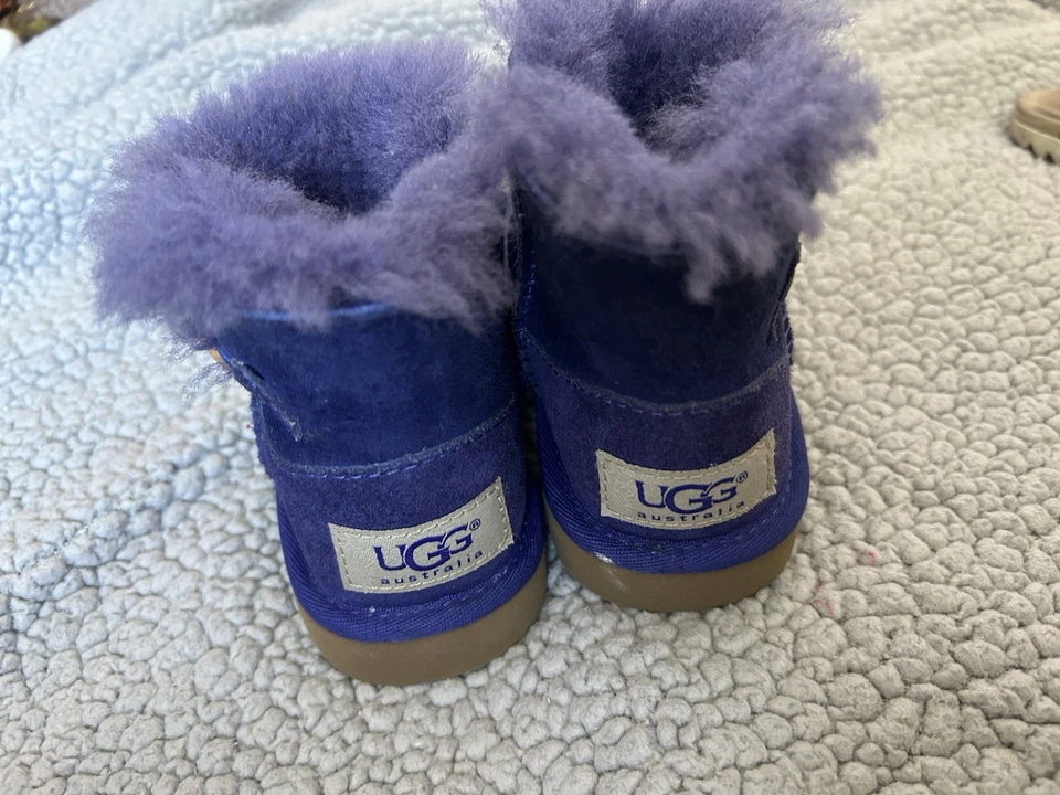 Button Bailey Uggs 6C azul niña pequeña Foto 2 de 3