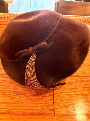 Womens Brown velvet Vintage 1950s era hats
