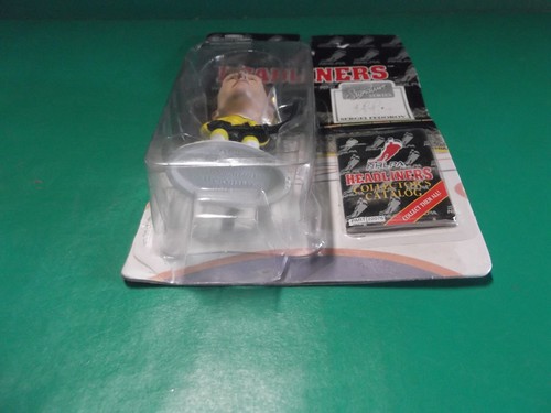 Headliners Signature Series Sergei Fedorov 3"in Figure "Package Squished" - Picture 9 of 12