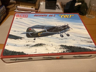 BILEK ANTONOV AN-2 ''''COLT'''' KIT (MASSSTAB 1:72) UNHERGESTELLT IN BOX SET V72
