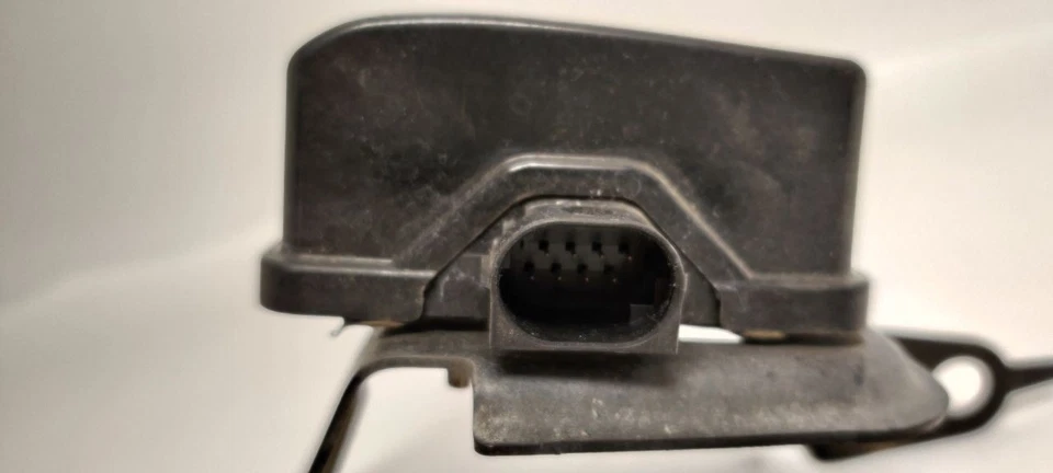 PUNTO CIEGO 2129003300 2012-2013 MERCEDES-BENZ CLS550 Foto 3 de 4