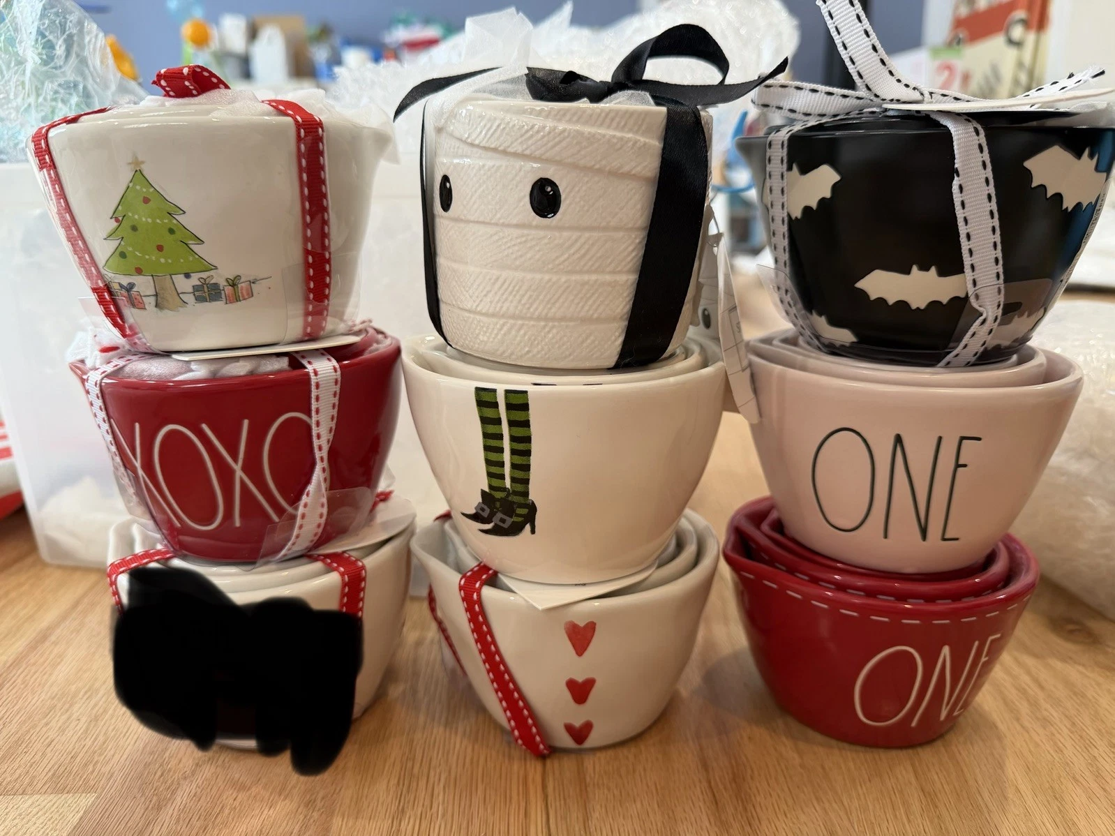 Rae Dunn measuring Cups
Opens in a new window or tab