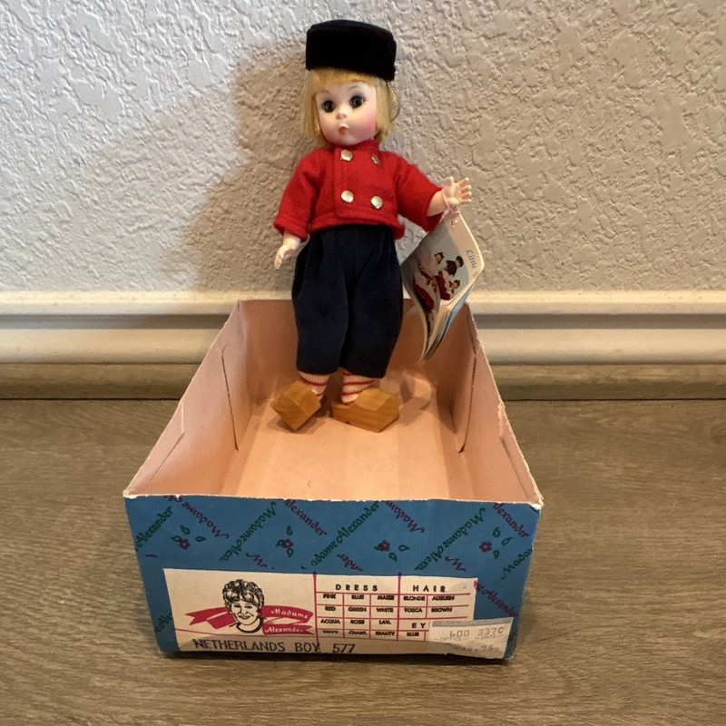 Madame Alexander Netherlands Boy Fashion Doll 577 Blue Eyes Blonde Hair w/ Box