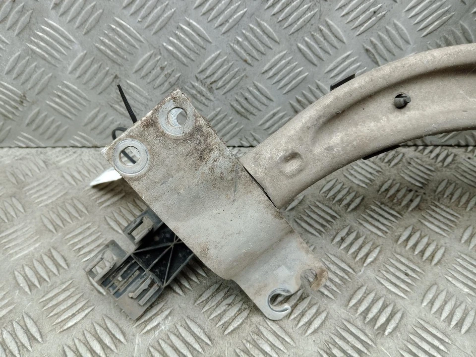 MERCEDES CLA WISHBONE LOWER CONTROL ARM FRONT LEFT A2463304700 W117 2013-2019 - Image 3 of 4