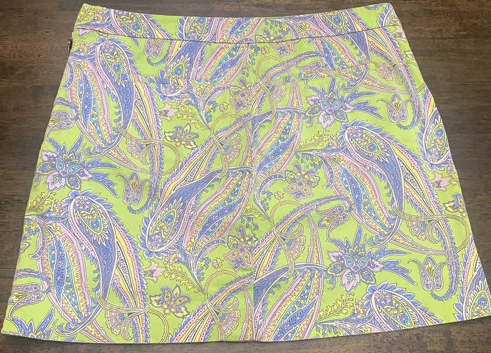 Falda corta Ralph Lauren Golf Para Mujer Artística Paisley Talla 12 Verde Rosa Preppy Foto 2 de 4