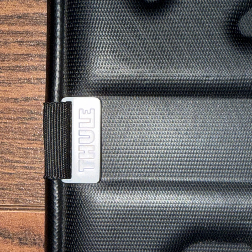 THULE Gauntlet 13” Sleeve Laptop Carry Protective Case Zip Hard 13x9x1 Black - Image 3 of 4