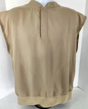 Zero Restriction Golf Vest Mens Medium Beige Classic Lightweight Pullover Snap