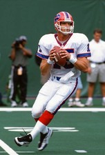Todd Collins Buffalo Bills drops back to pass v the New York Jets - Old Photo 11
