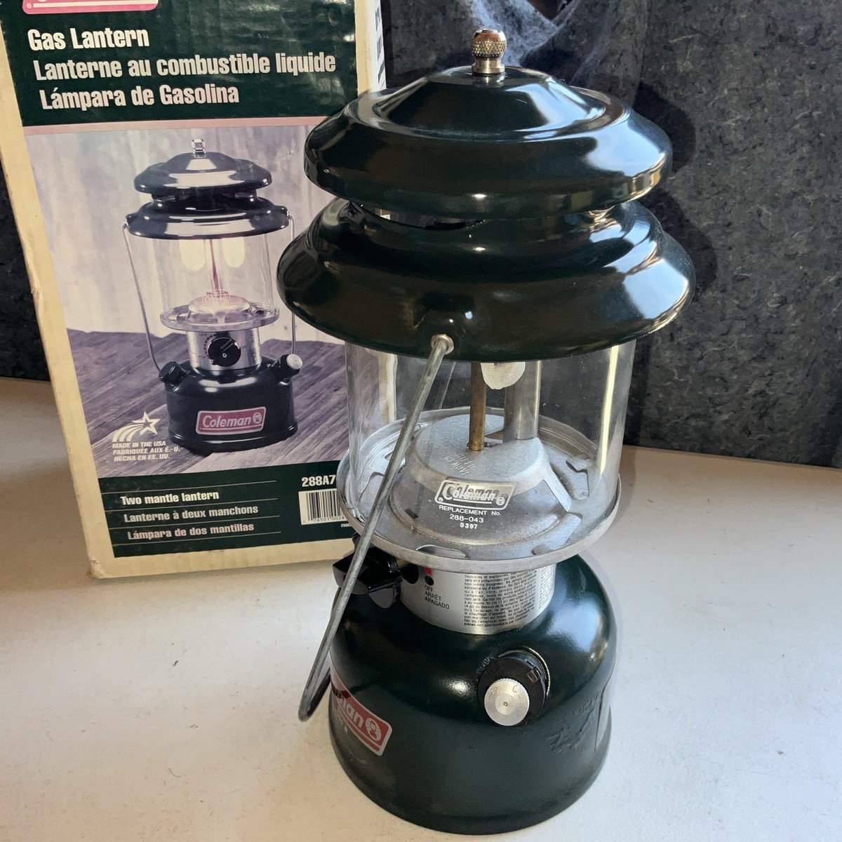 Vintage Coleman Green 2 Mantle Camping Lantern 288A700T W/Original