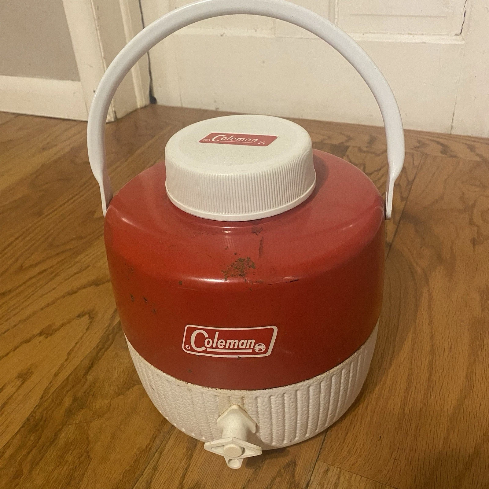 Vintage Classic Coleman 1 Gallon Jug Red Drink Cooler Metal Top Made In USA