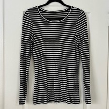 Style profile: layers, cool weather, stripes, scoop neck, everyday, capsule, neu