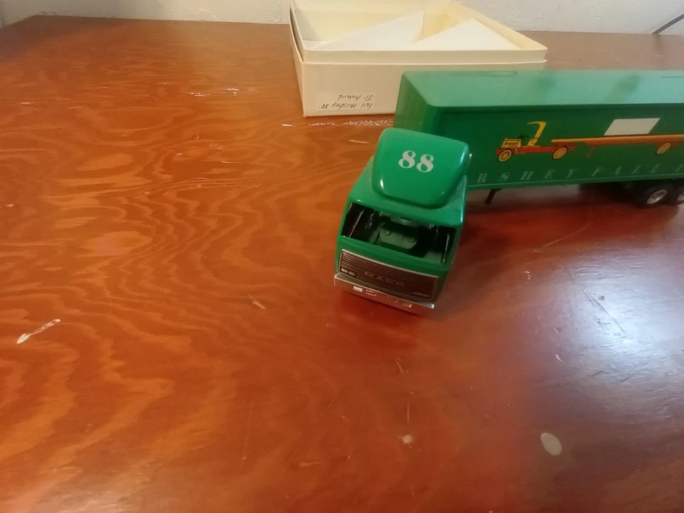 Winross 1988 Hershey Die Cast Truck & Trailer - Image 2 of 4