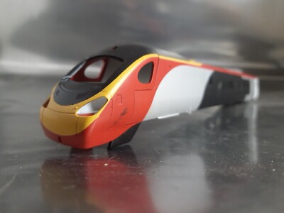Hornby 00 Class 390 Alstom Pendolino Virgin Train Lokgehäuse silber rot  